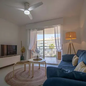 Appartement Lumineux De 32 m Renové Proche De La, Fréjus